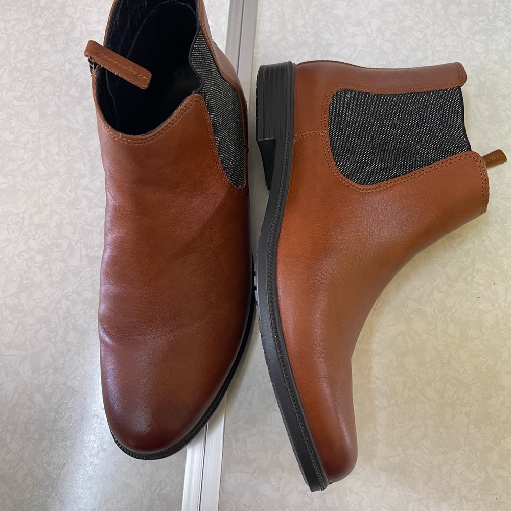 EUC Hotter Tenby ankle boot - size 8.5W